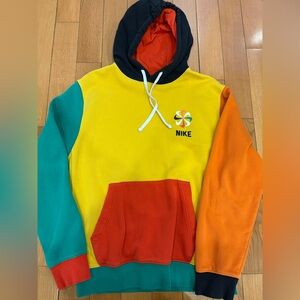 NIKE WOMENS HOODIE UNIQUE COLOURBLOCK